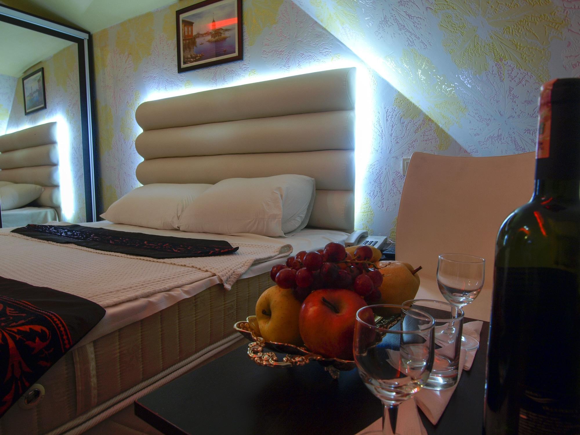 Hotel Timya Istanbul Exterior photo